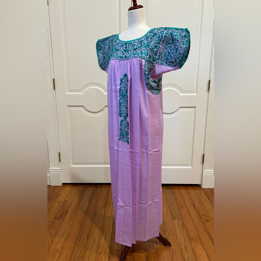 San Antonino Maxi Dress,Oaxaca Mexican dress.Hand Embroidered with Silk Threads. - Picture 8 of 10